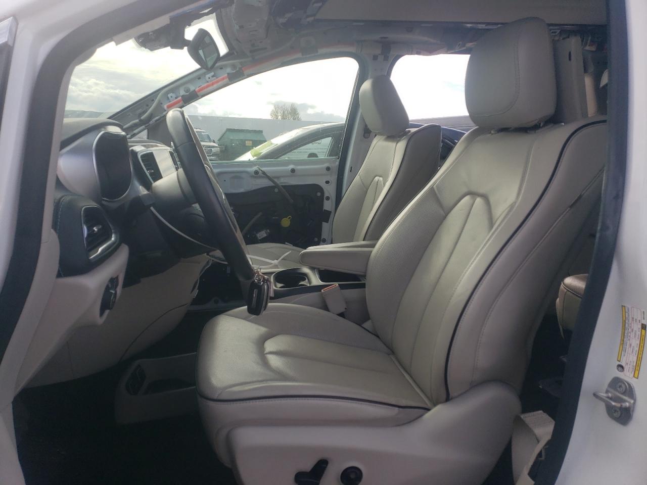 2019 Chrysler Pacifica - Image 7