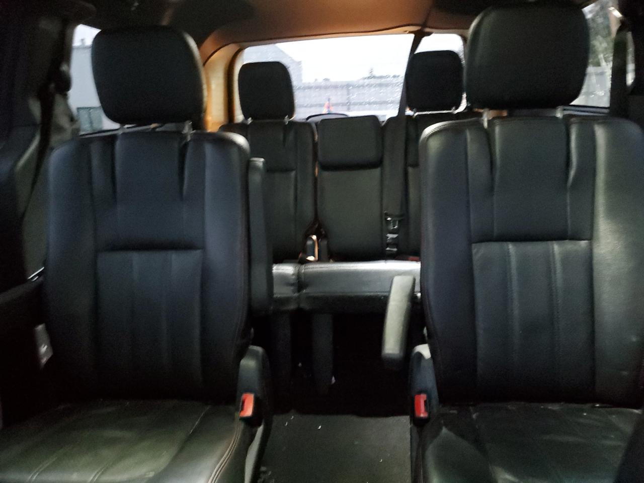 2019 Dodge Caravan - Image 10