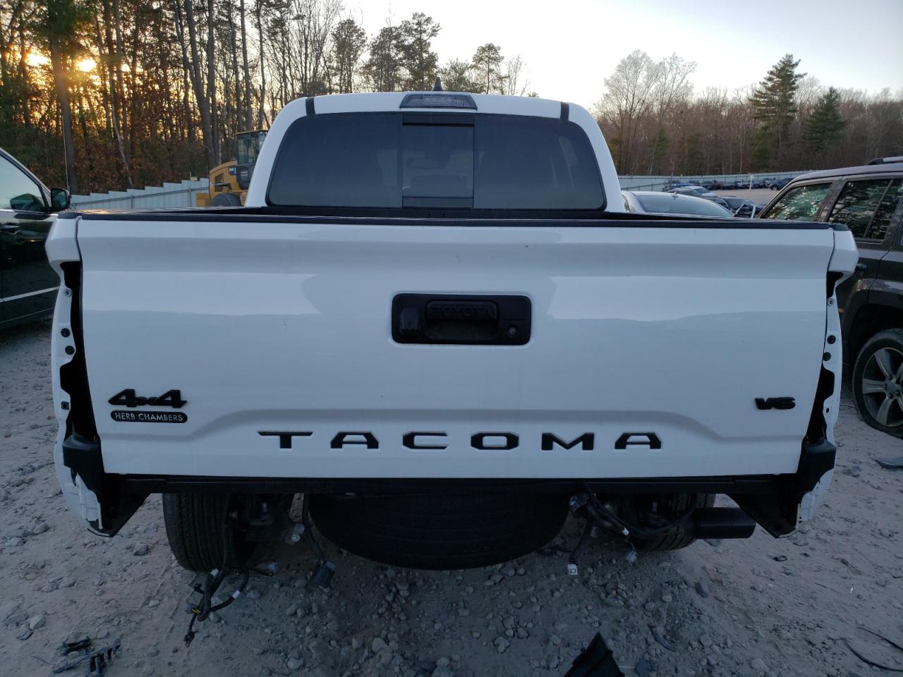 2020 Toyota Tacoma - Image 6