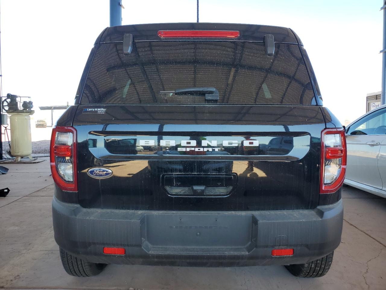 2023 Ford Bronco - Image 6