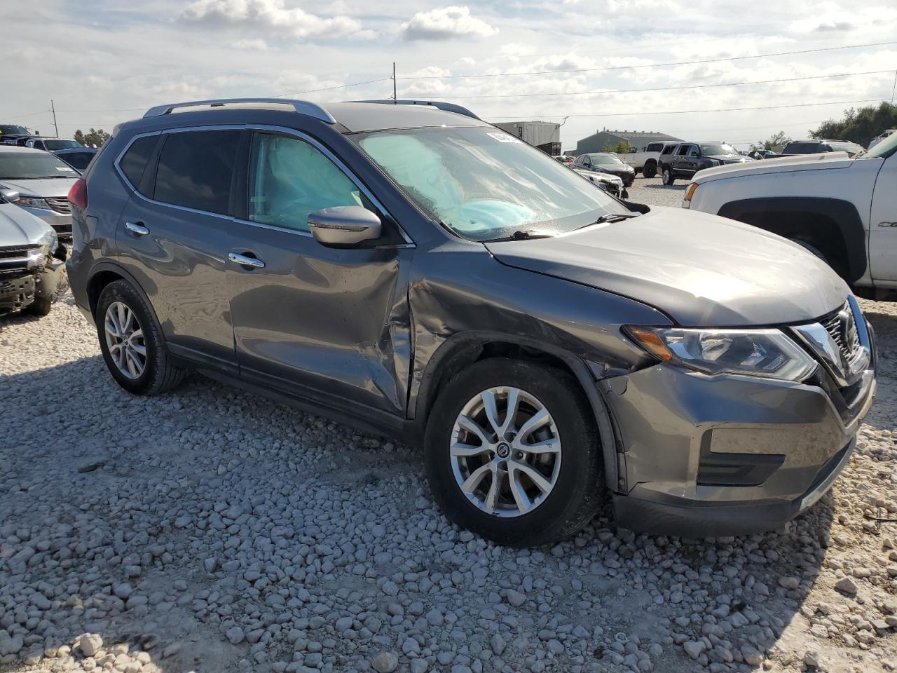 2018 Nissan Rogue - Image 4