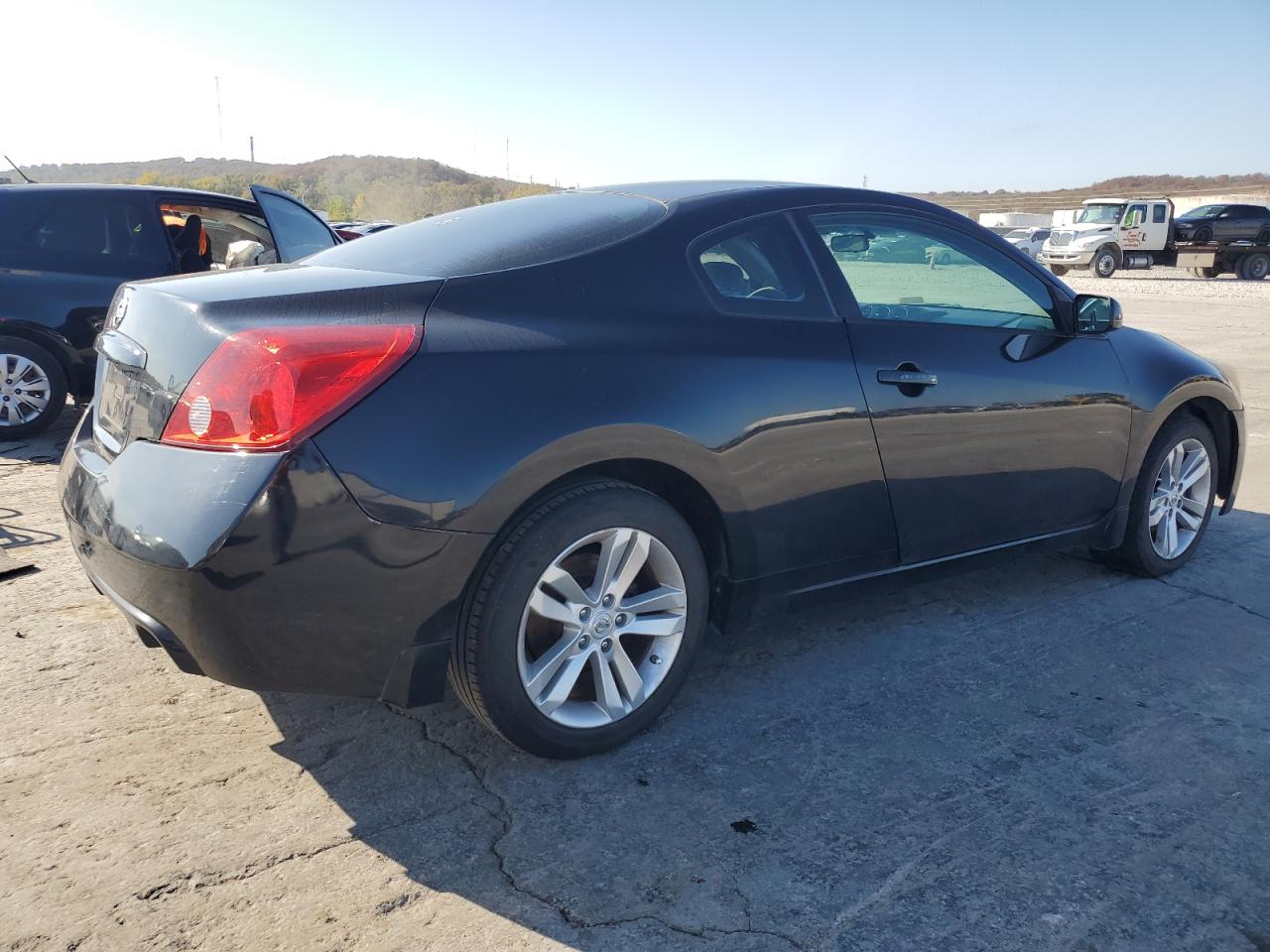 2011 Nissan Altima - Image 3