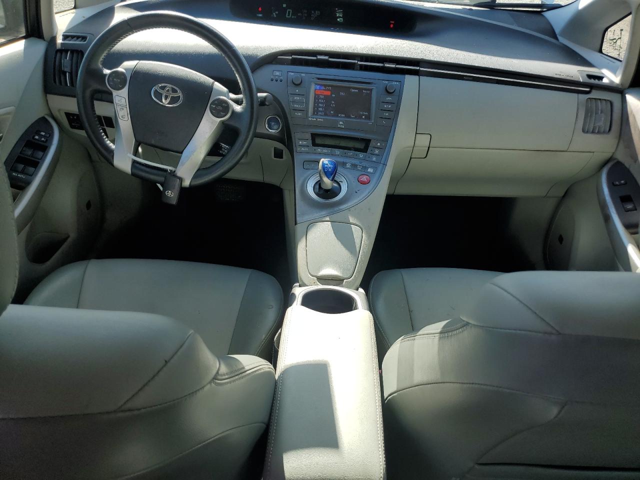 2012 Toyota Prius - Image 8