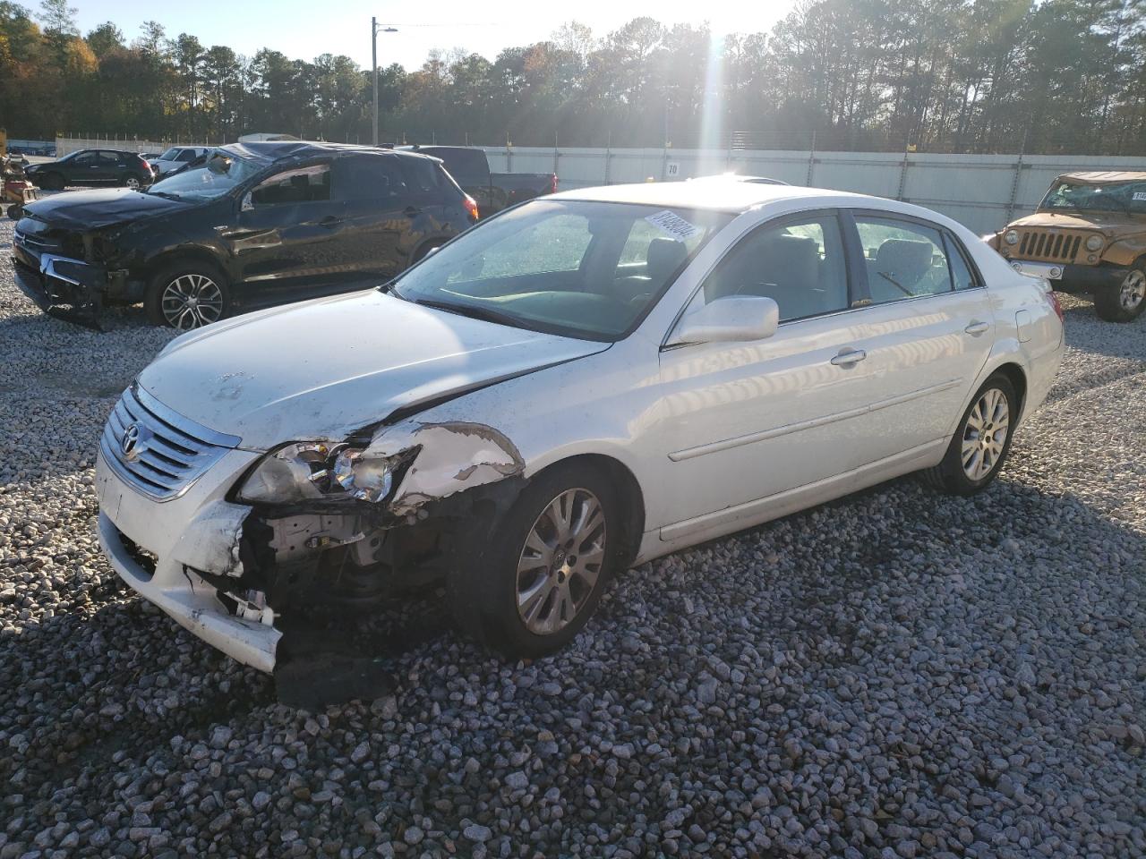 2009 Toyota Avalon - Image 1