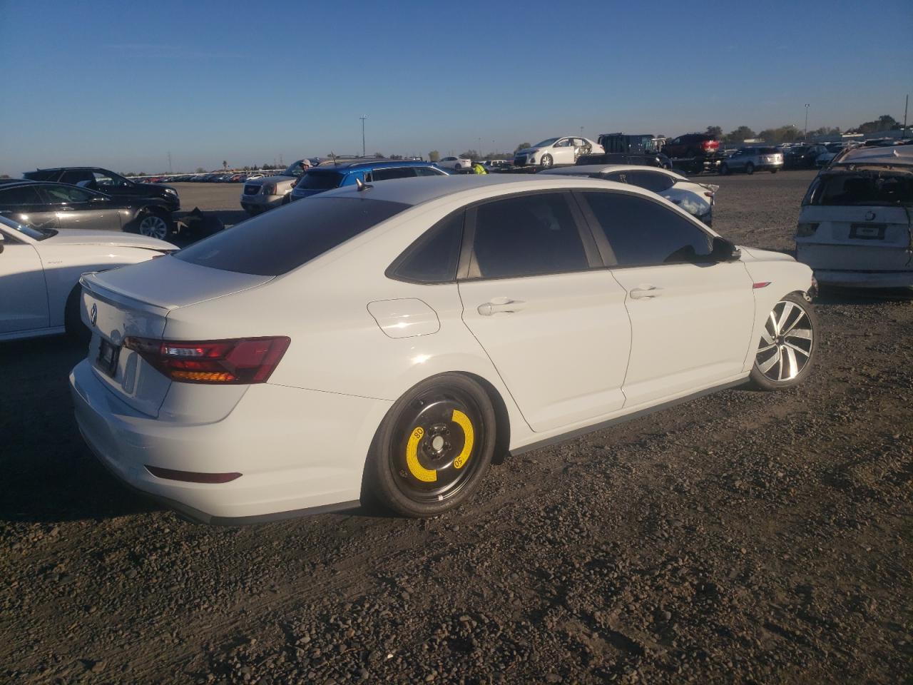 2019 Volkswagen Jetta - Image 3