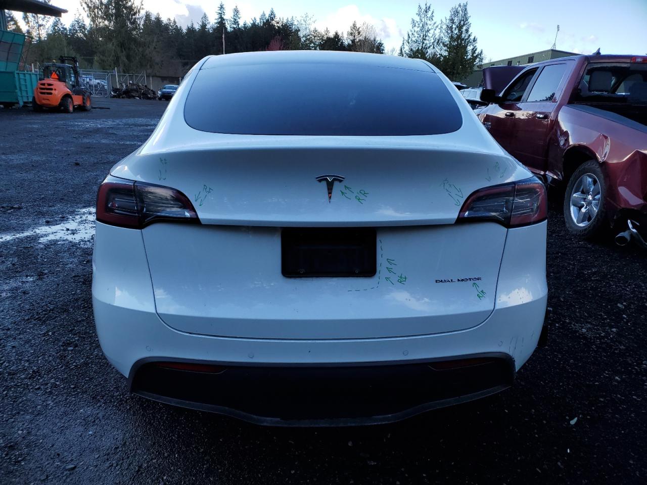 VIN 7SAYGDEE8NF468452 2022 TESLA MODEL Y no.6