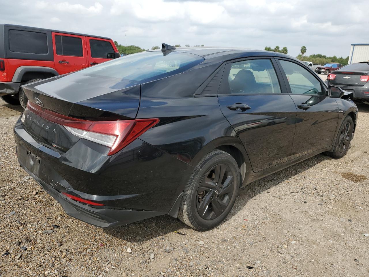 2023 Hyundai Elantra - Image 3