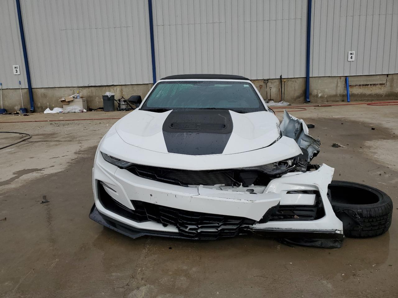 2023 Chevrolet Camaro - Image 5