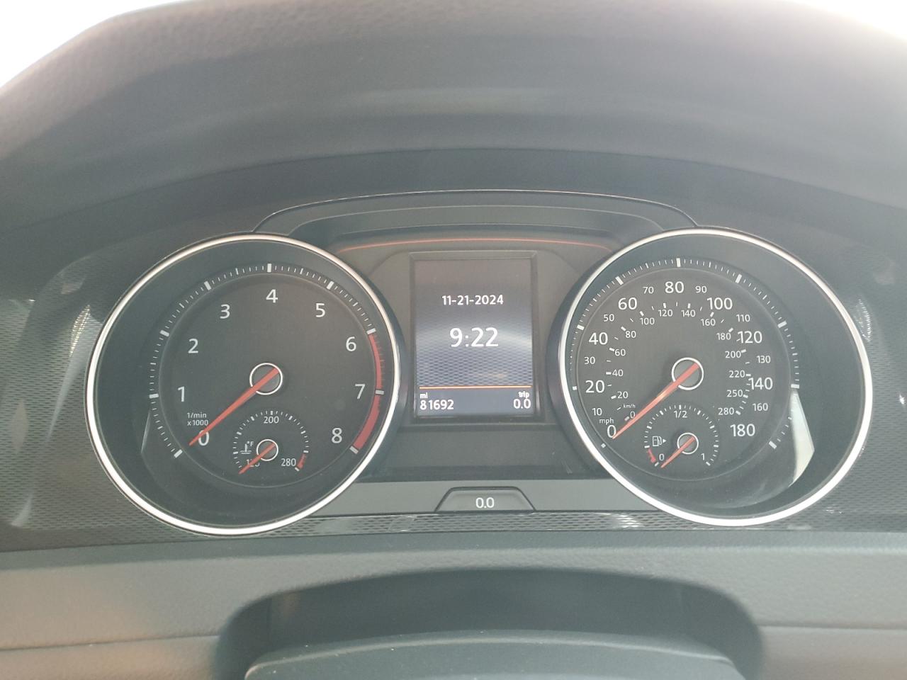 2017 Volkswagen GTI - Image 9