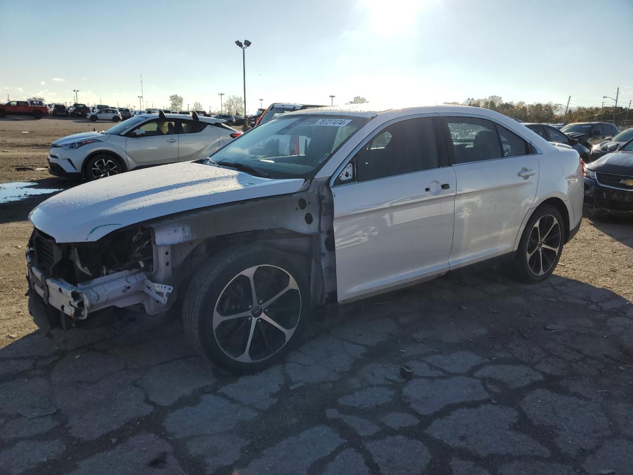 2014 Ford Taurus - Image 1