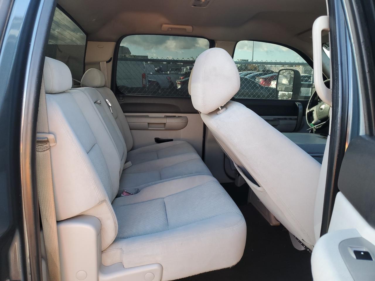2008 Chevrolet Silverado - Image 10