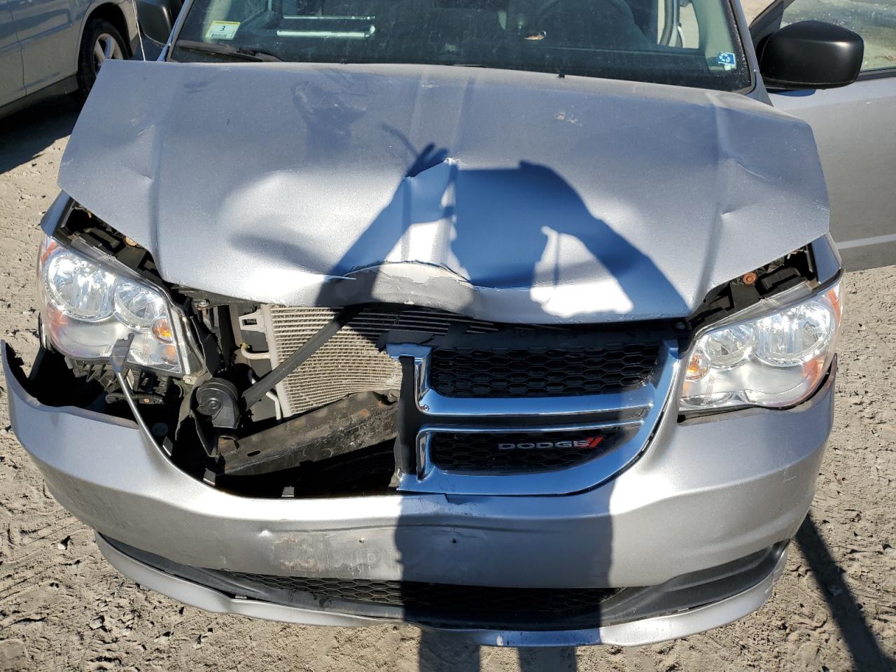 2018 Dodge Caravan - Image 12