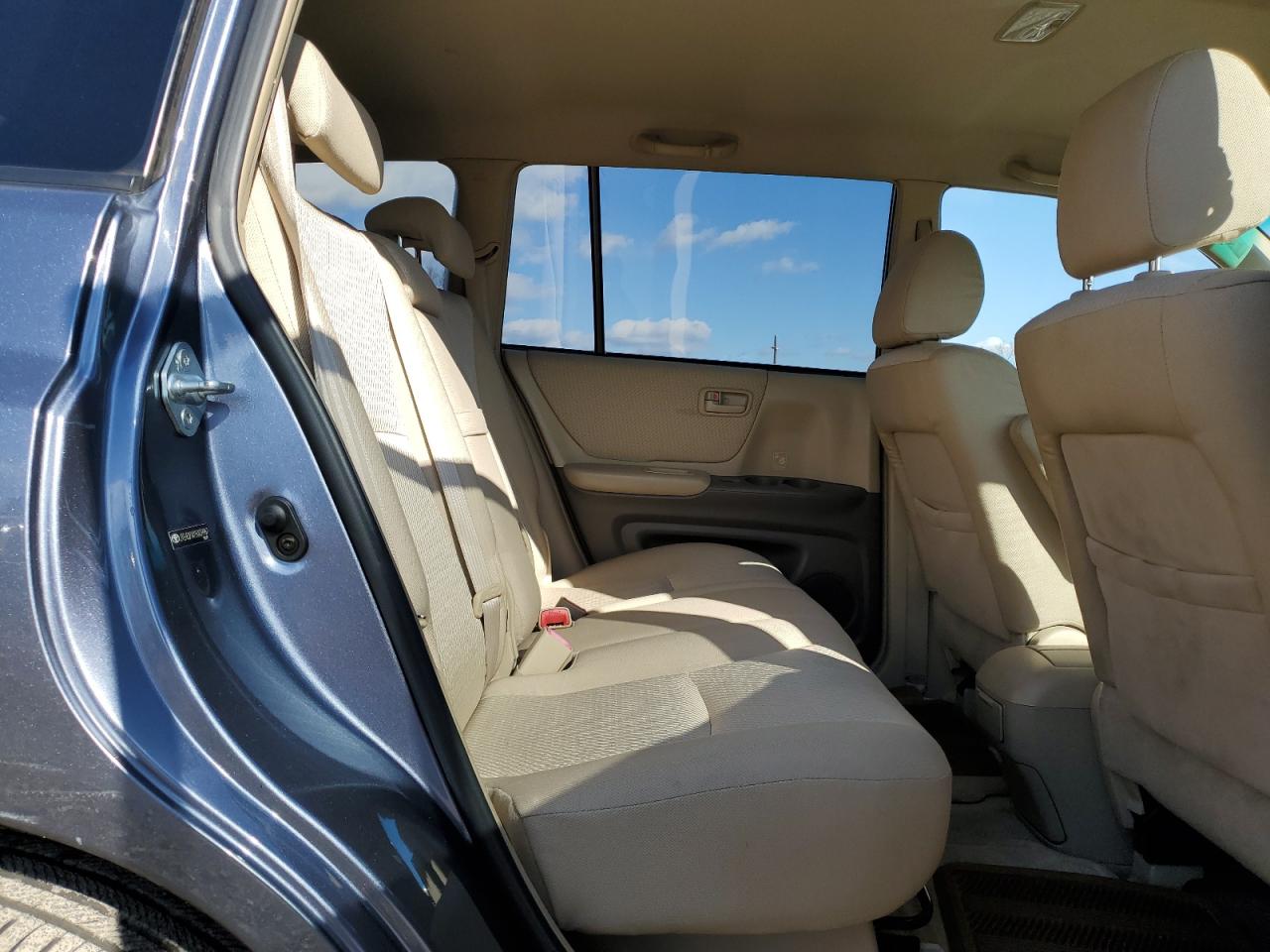 2005 Toyota Highlander - Image 11