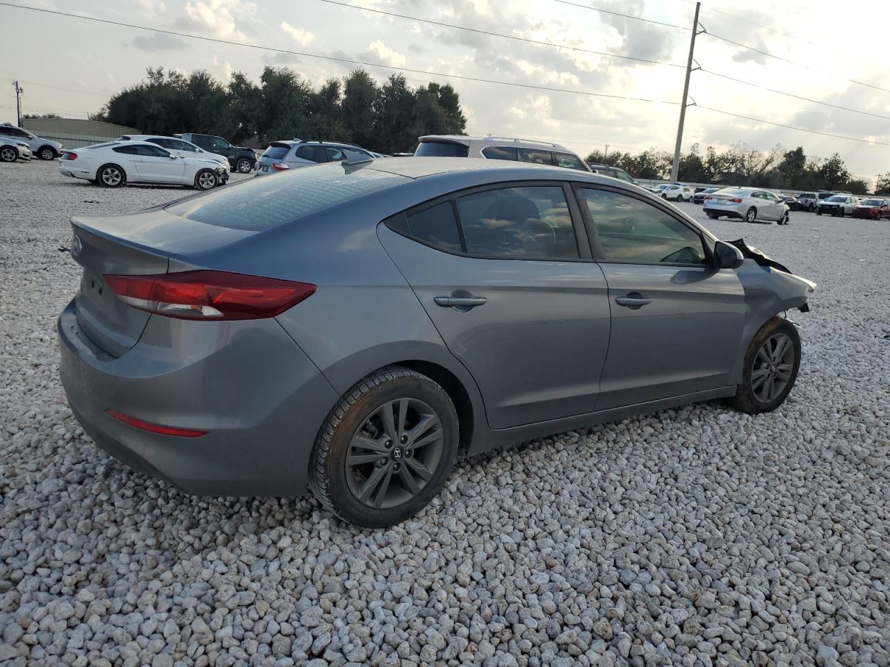 2018 Hyundai Elantra - Image 3