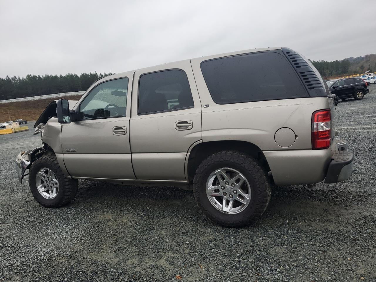 2003 GMC Yukon - Image 2