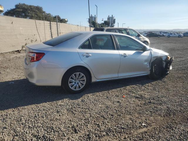  TOYOTA CAMRY 2012 Srebrny