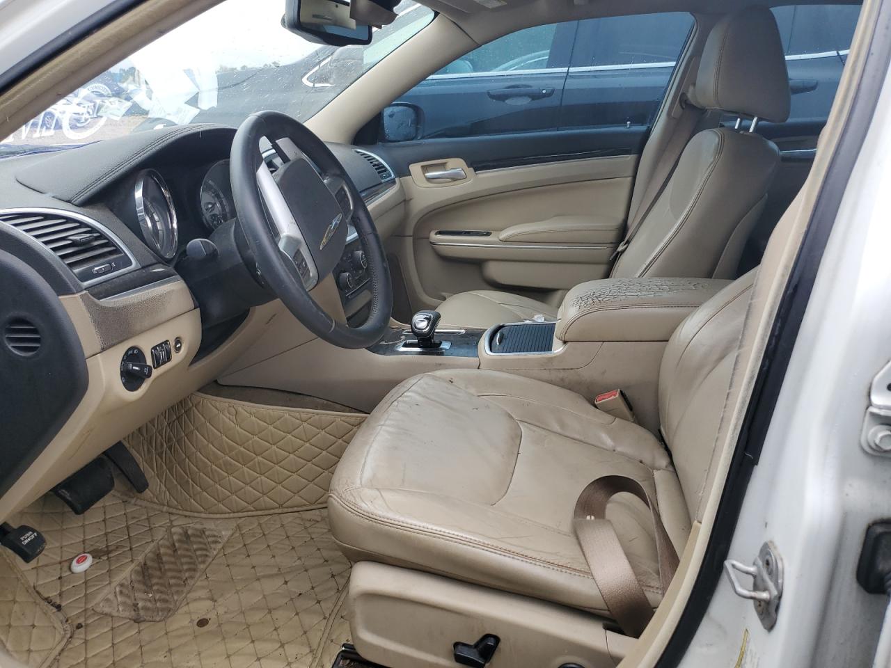 2013 Chrysler 300 - Image 7