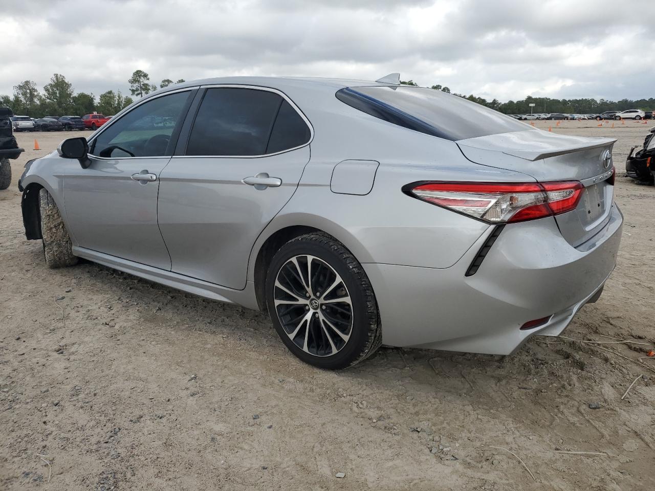 VIN 4T1B11HK2KU221687 2019 TOYOTA CAMRY no.2