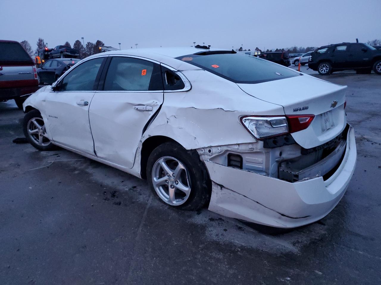 2016 Chevrolet Malibu - Image 2
