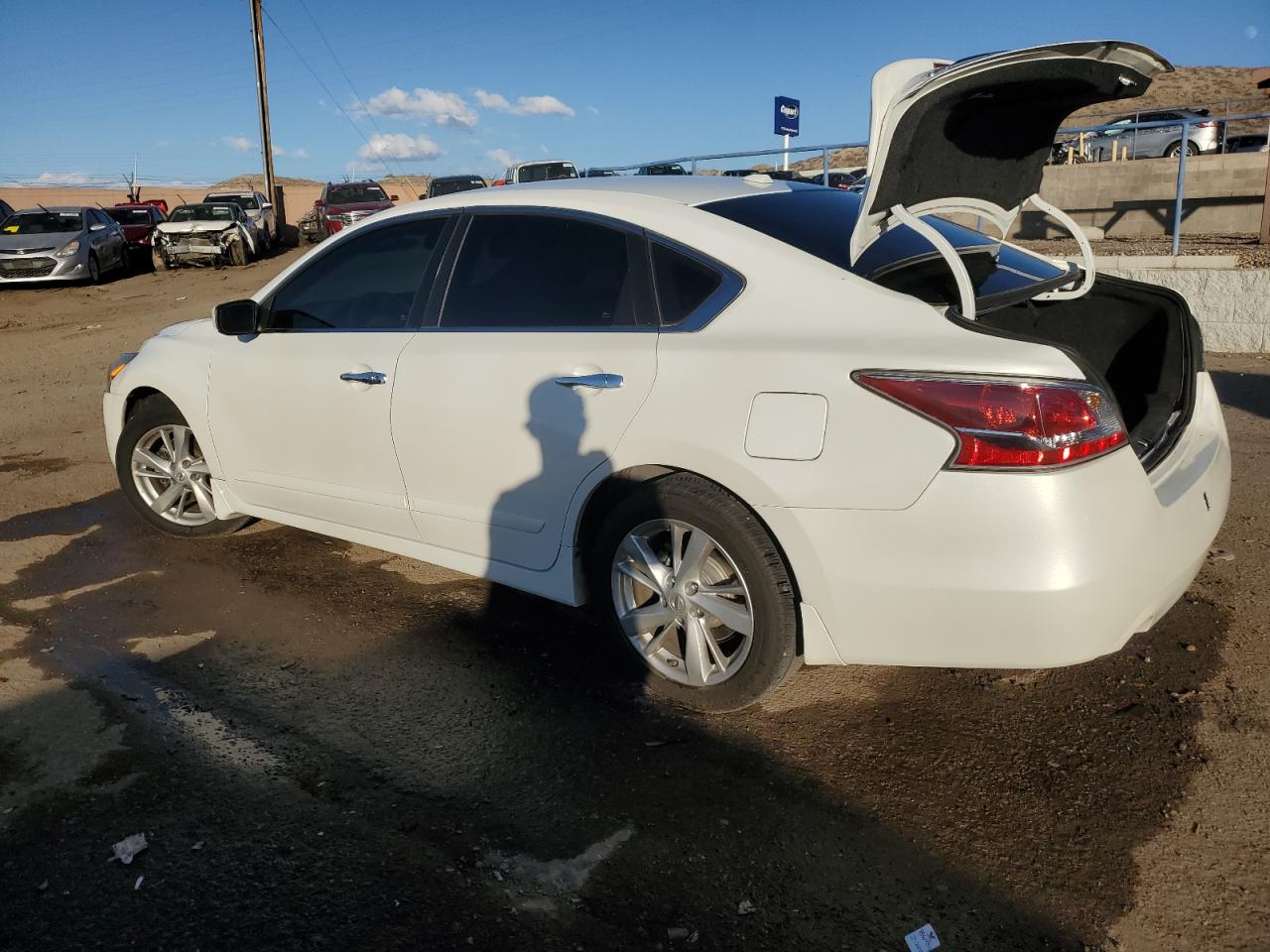 2014 Nissan Altima - Image 2