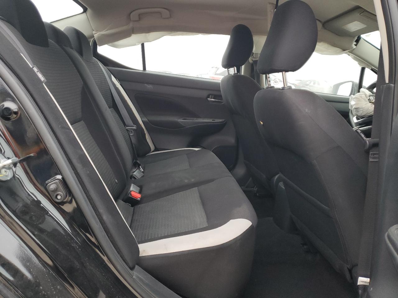 2021 Nissan Versa - Image 10