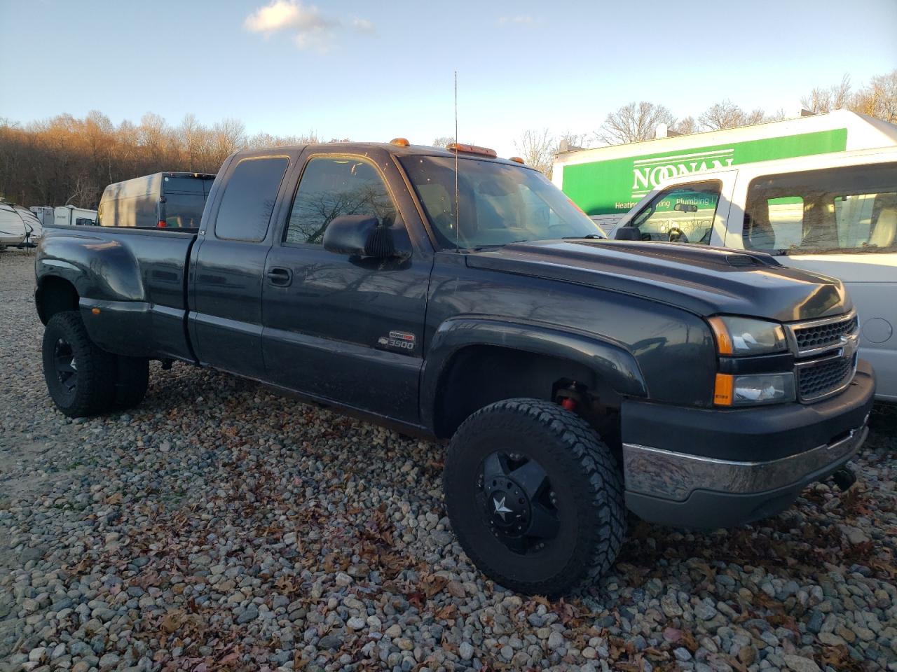 2005 Chevrolet Silverado - Image 4