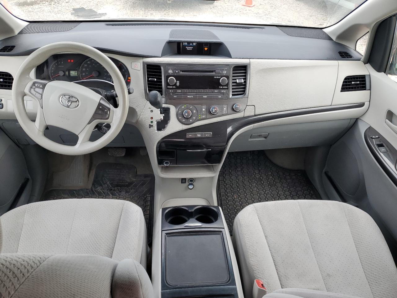 2012 Toyota Sienna - Image 8