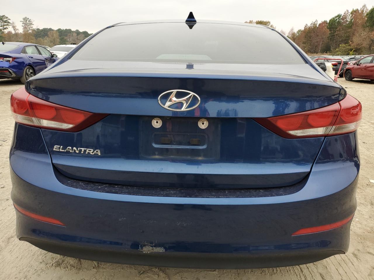 2018 Hyundai Elantra - Image 6