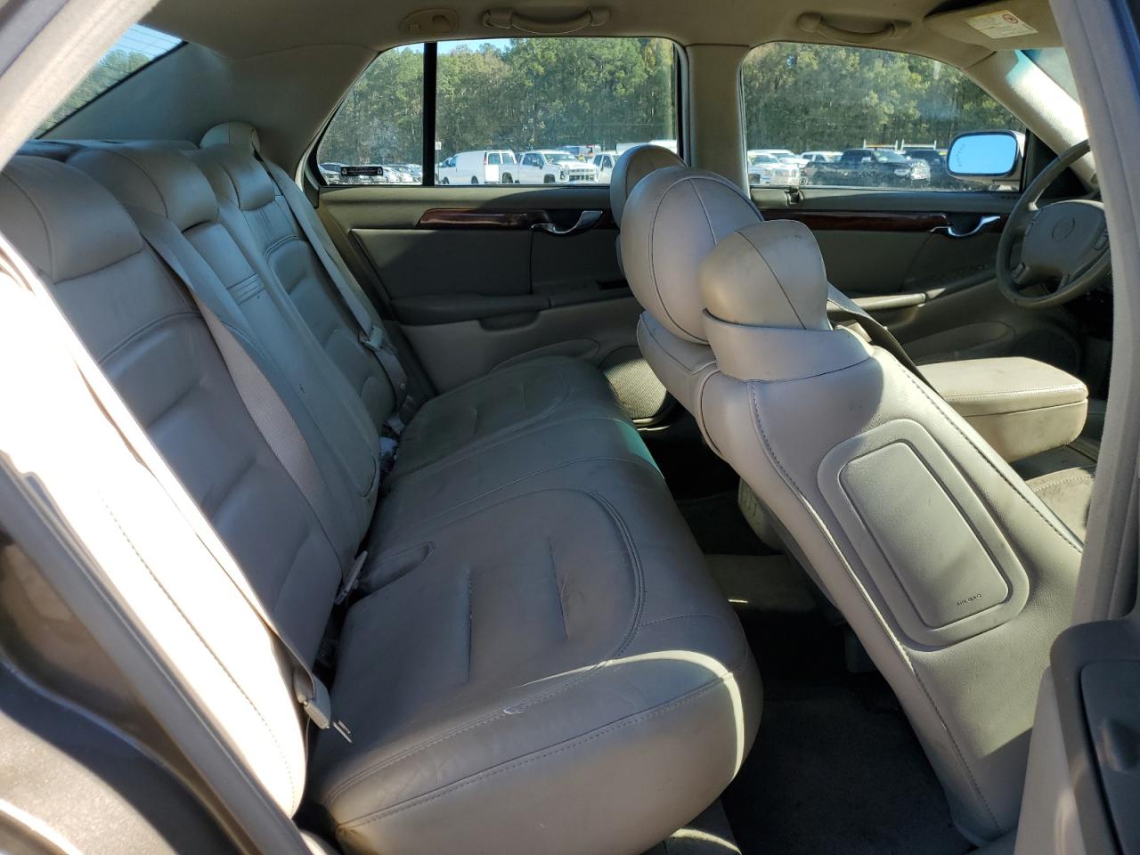 2003 Cadillac De Ville - Image 10