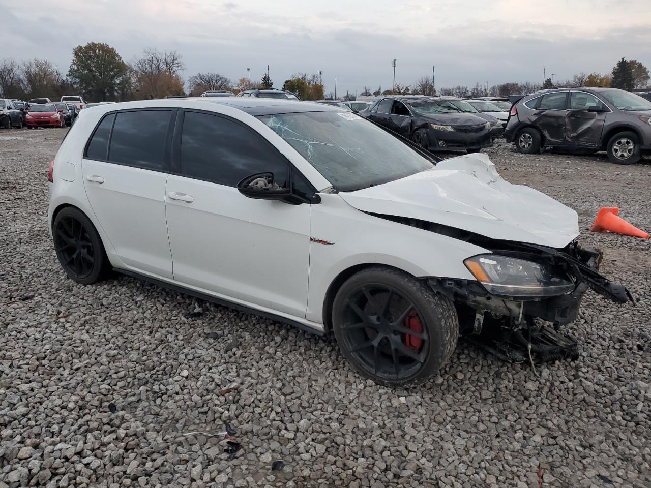 2017 Volkswagen GTI - Image 4