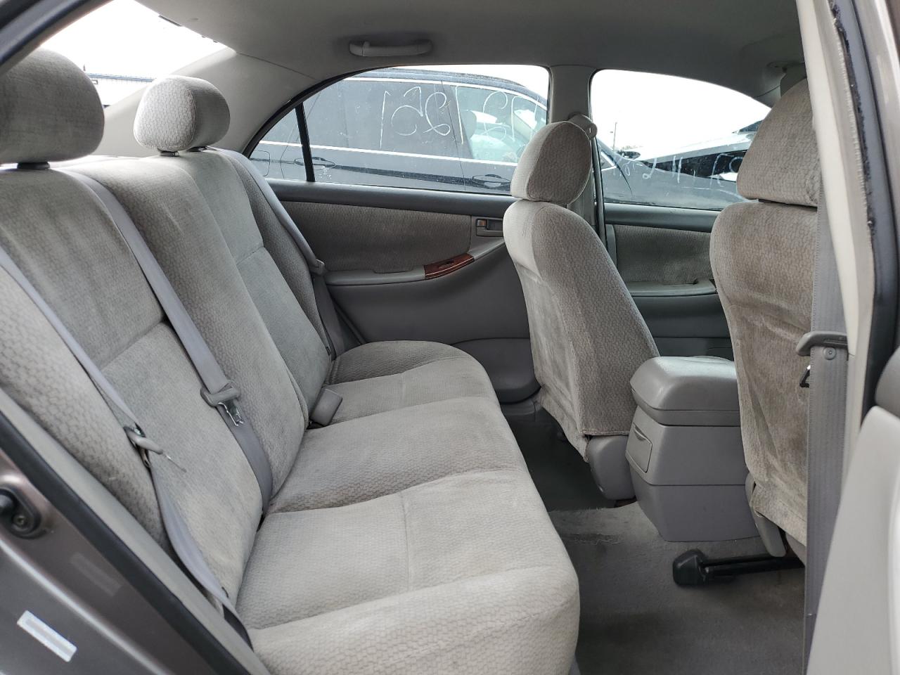 2004 Toyota Corolla - Image 10