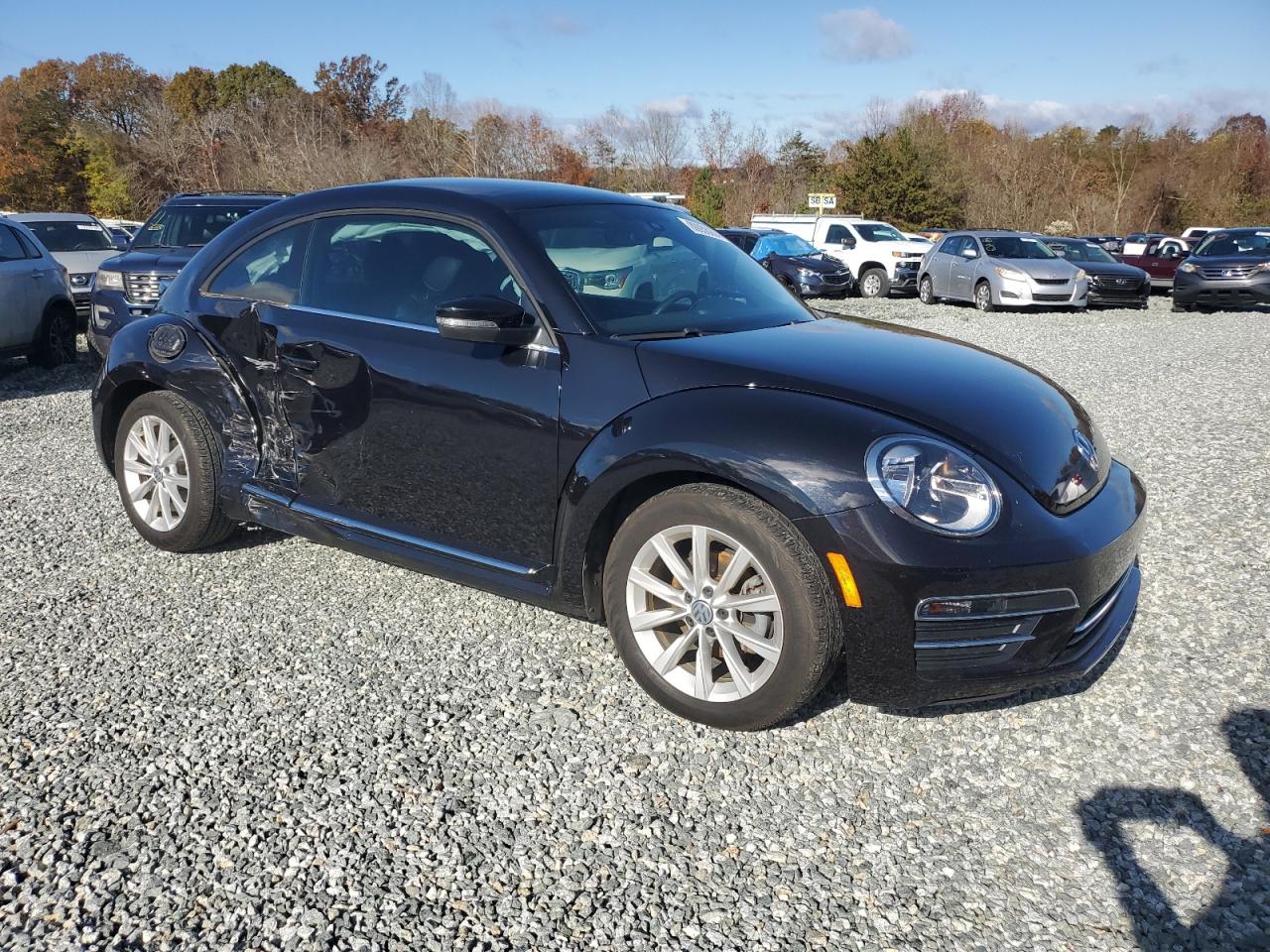 2018 Volkswagen Beetle - Image 4