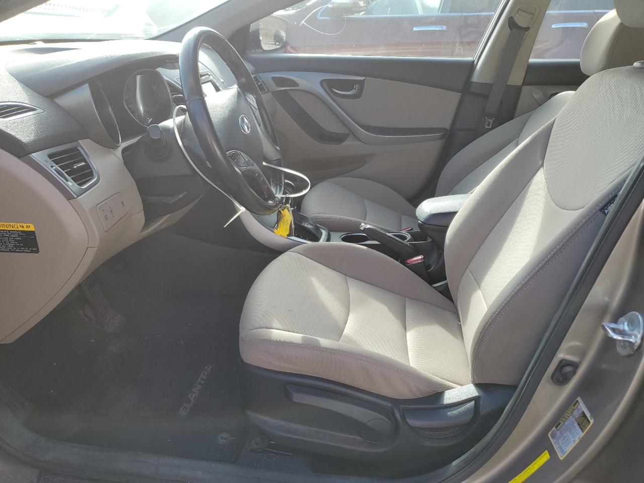 2016 Hyundai Elantra - Image 7