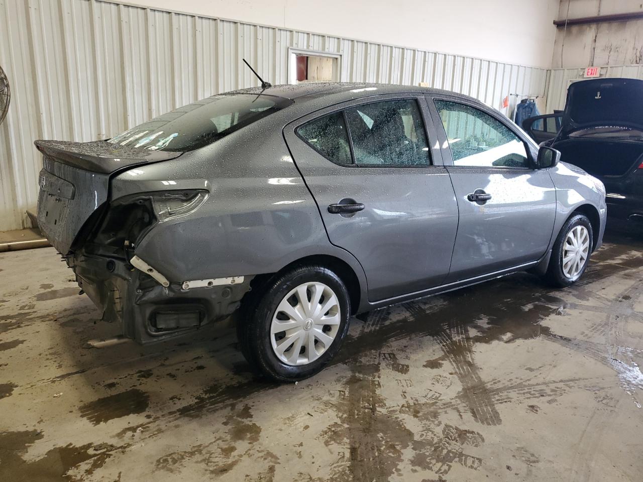 2018 Nissan Versa - Image 3