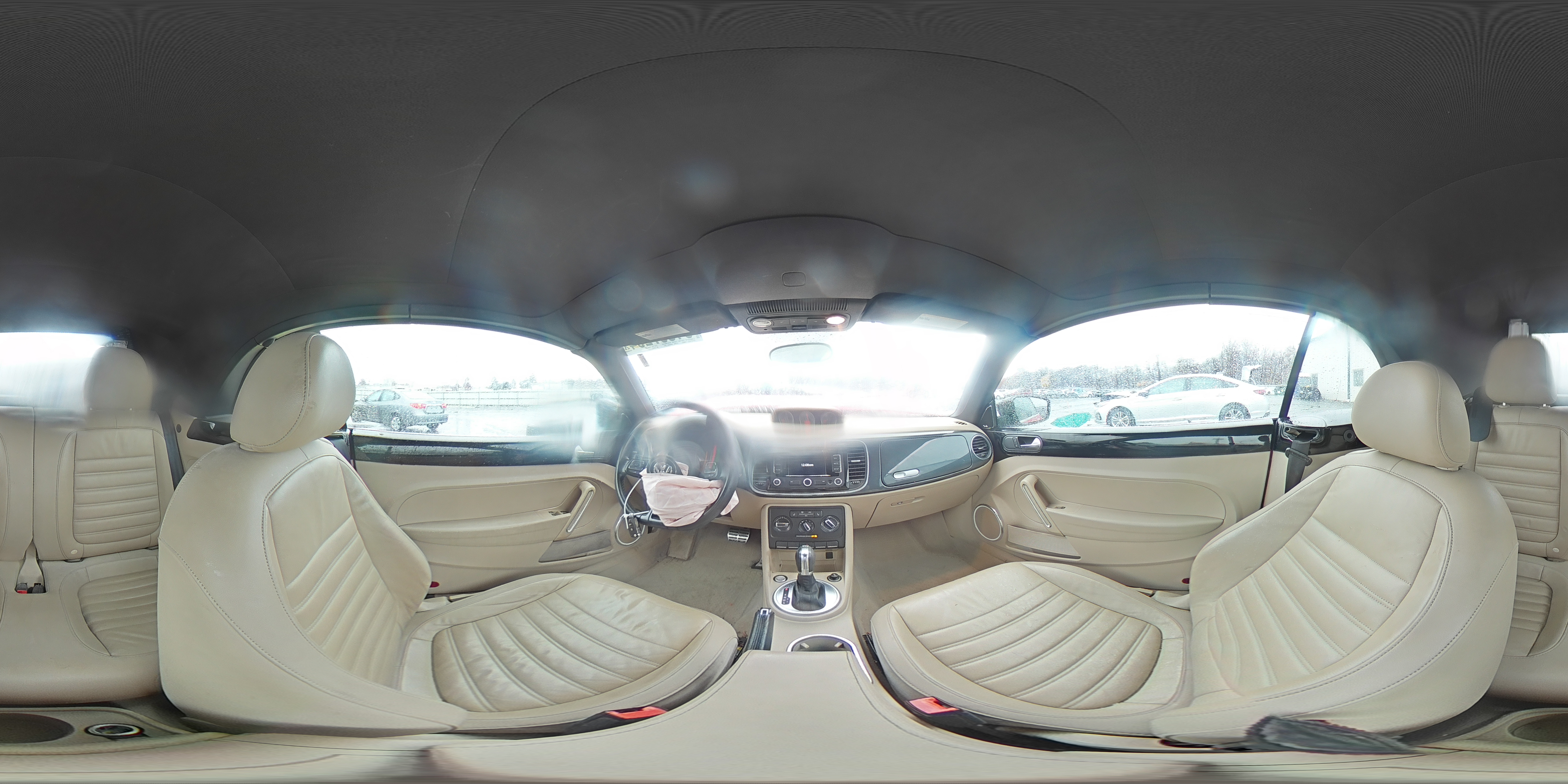 2013 Volkswagen Beetle - Image 13