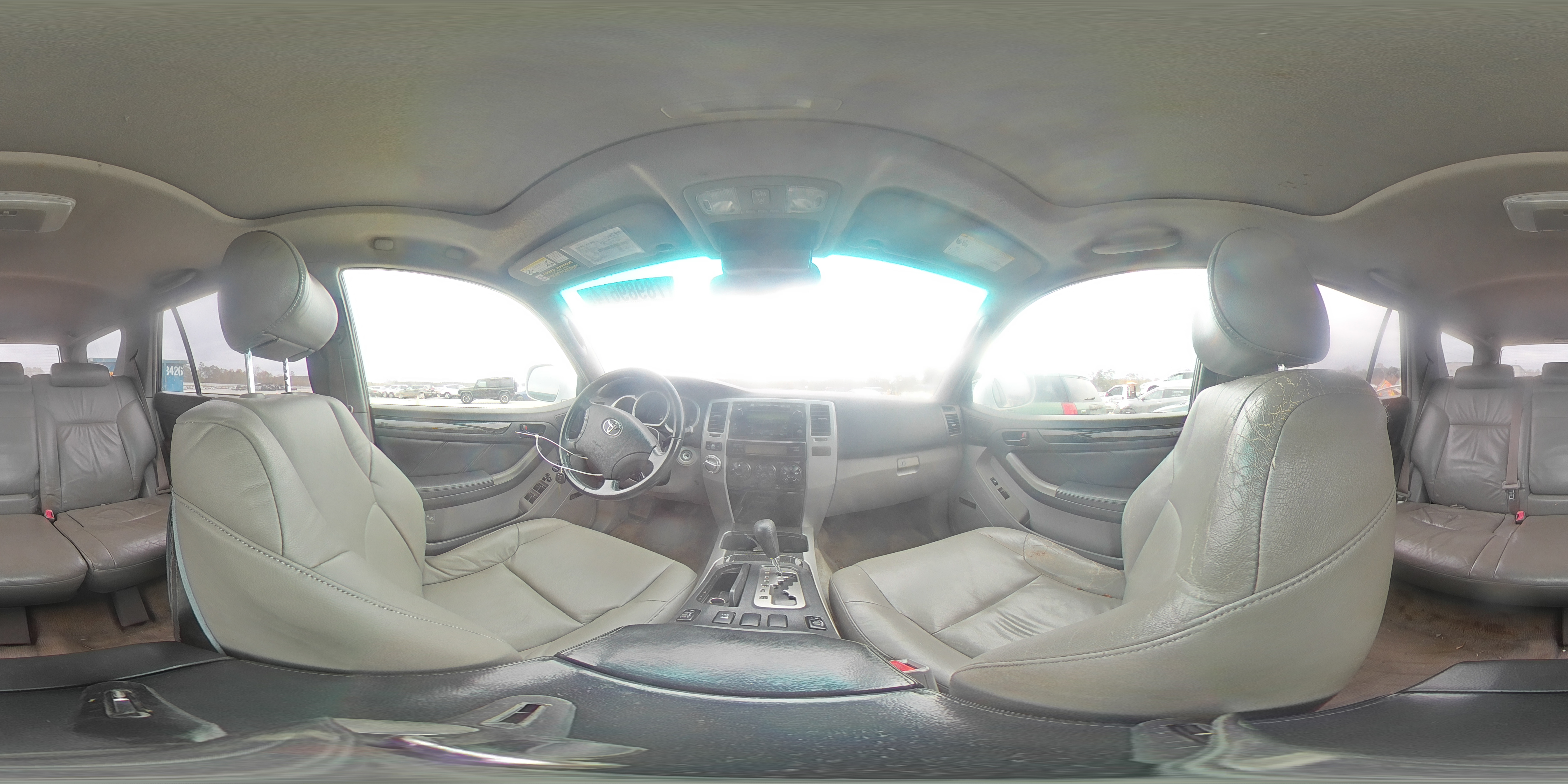2005 Toyota 4Runner - Image 13