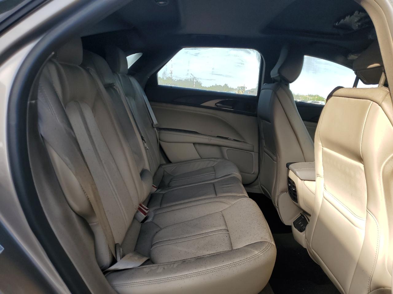 2020 Lincoln MKZ - Image 10