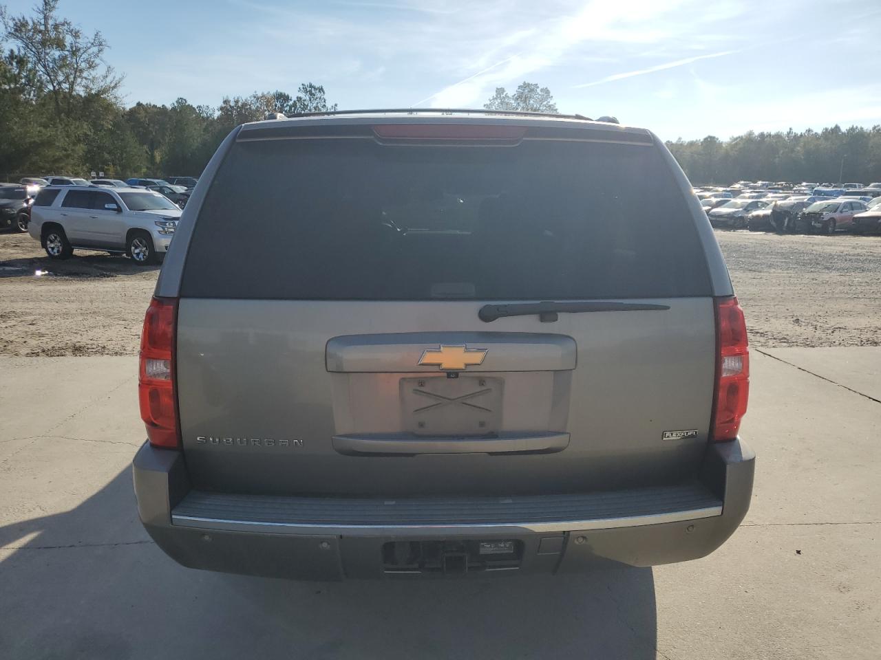 2012 Chevrolet Suburban - Image 6