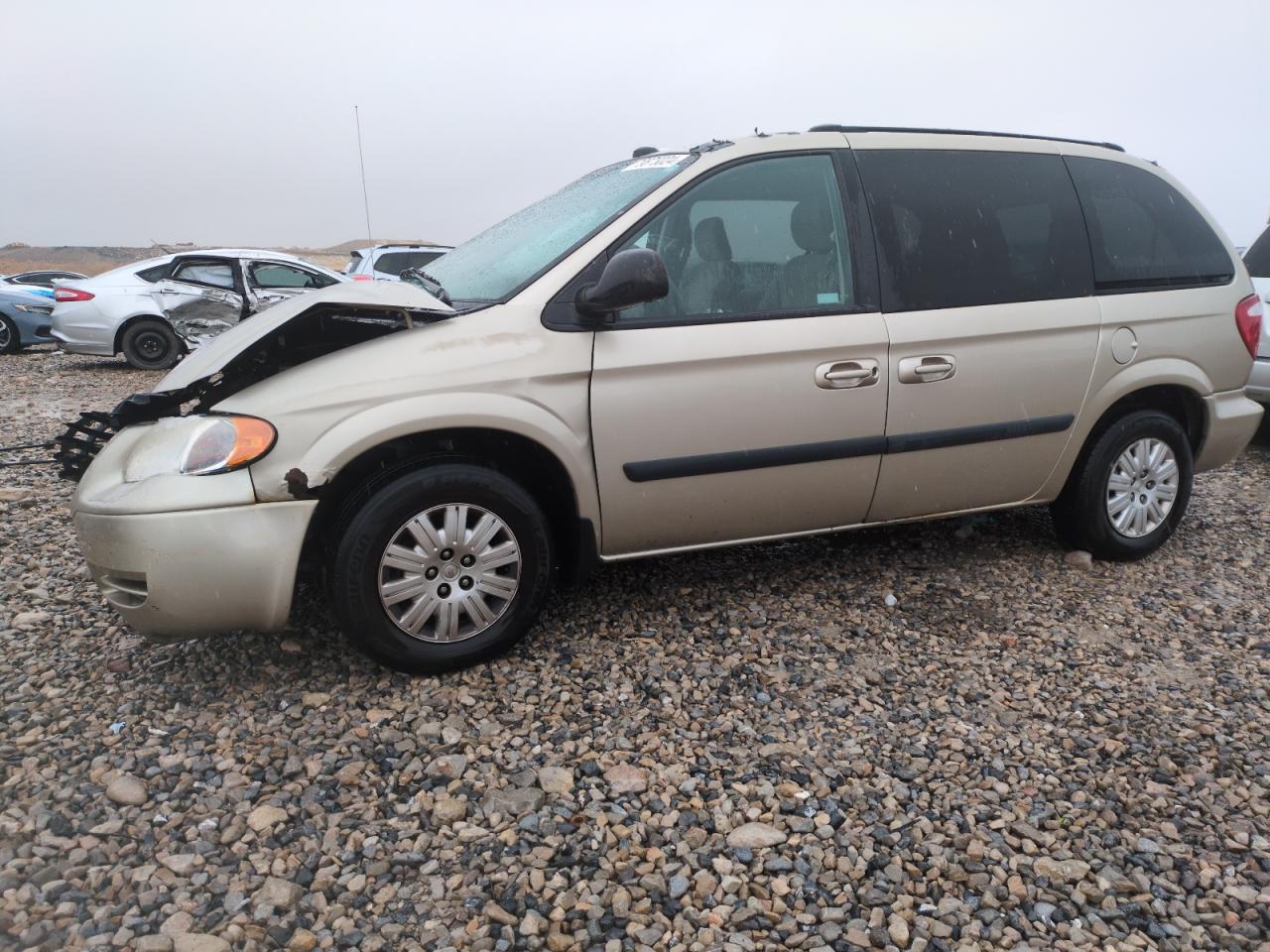 2005 Chrysler Town & Country - Image 1