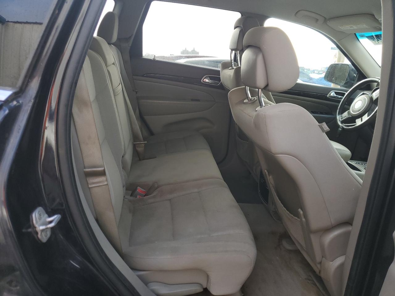2011 Jeep Grand Cherokee - Image 10