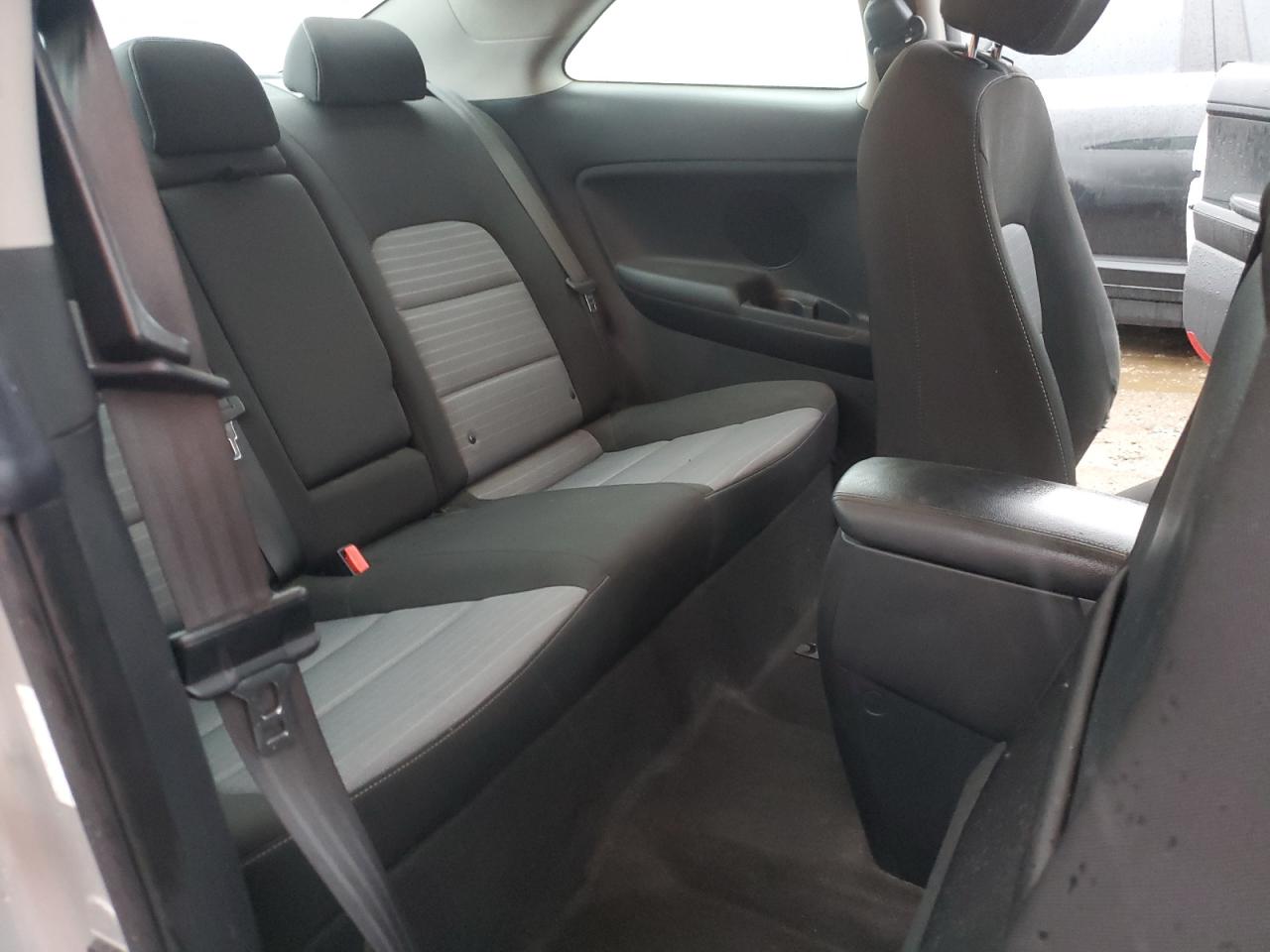 2016 Kia Forte - Image 10