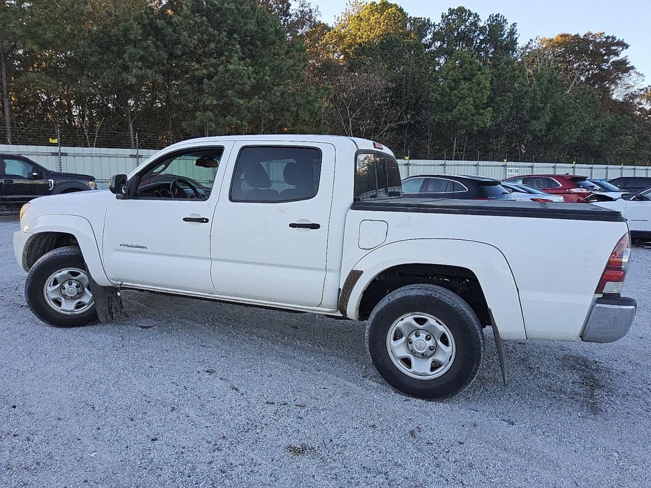 2011 Toyota Tacoma - Image 2