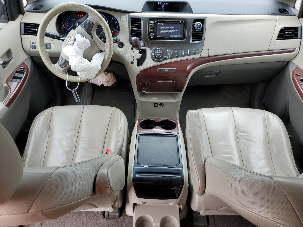 2012 Toyota Sienna - Image 8