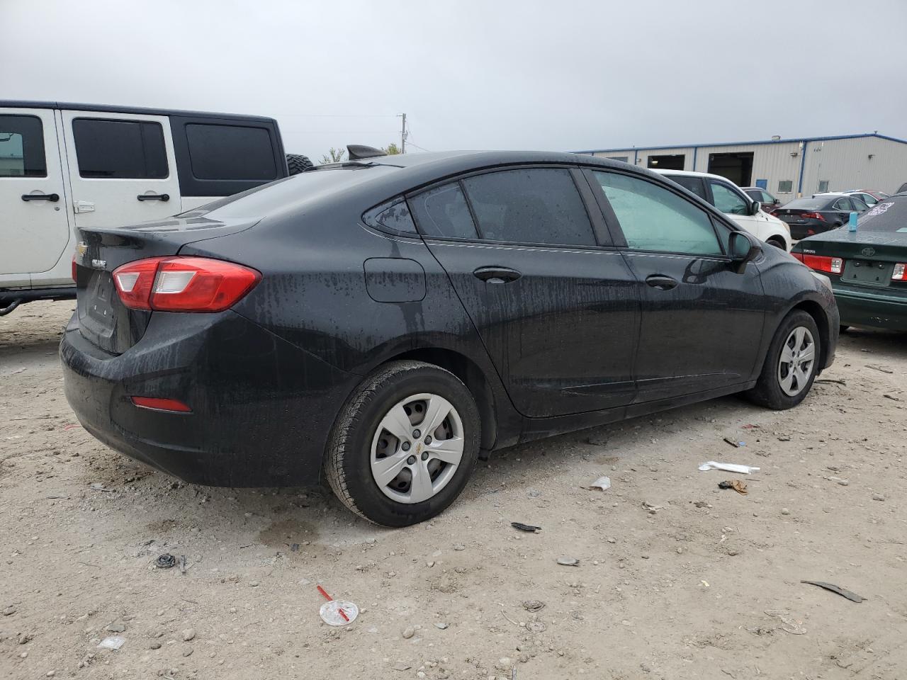 2018 Chevrolet Cruze - Image 3