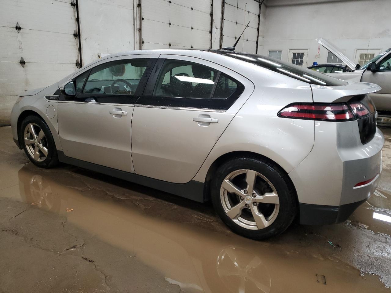 2011 Chevrolet Volt - Image 2