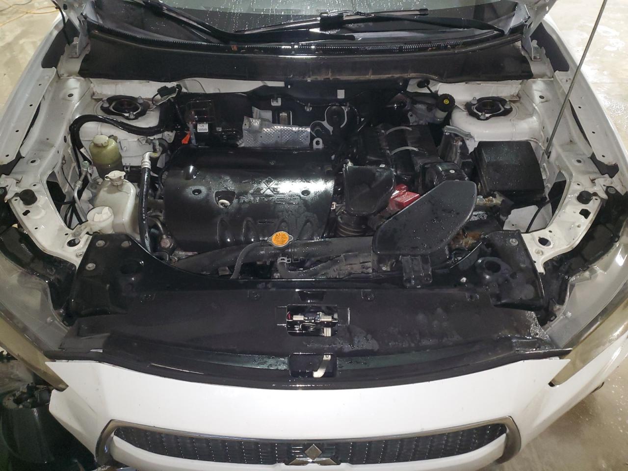 2012 Mitsubishi Outlander - Image 12