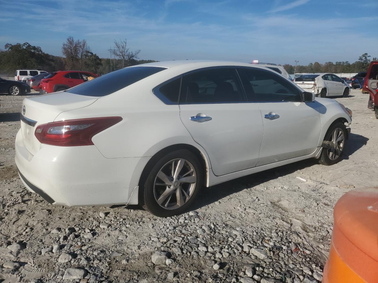 VIN 1N4AL3AP8JC134575 2018 NISSAN ALTIMA no.3