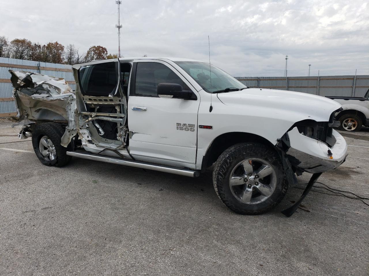 2015 RAM 1500 - Image 4