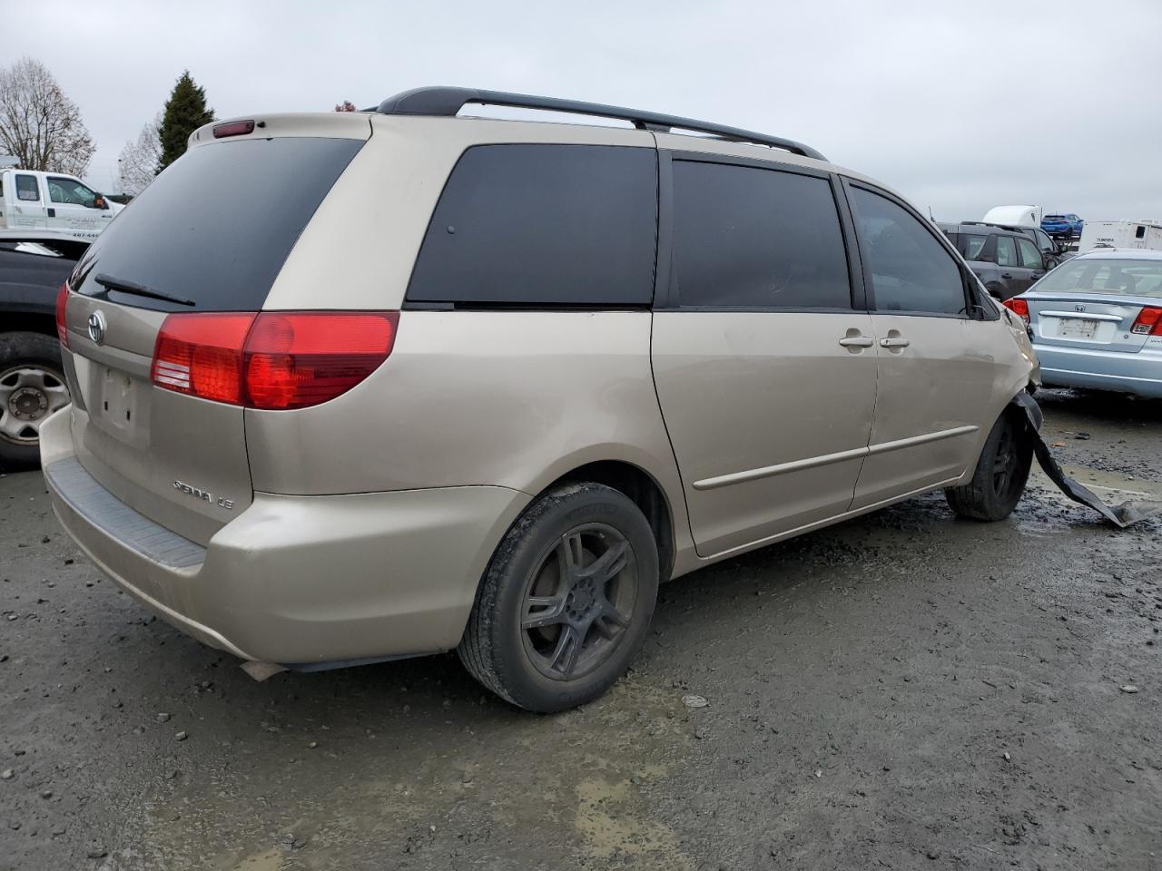 2004 Toyota Sienna - Image 3