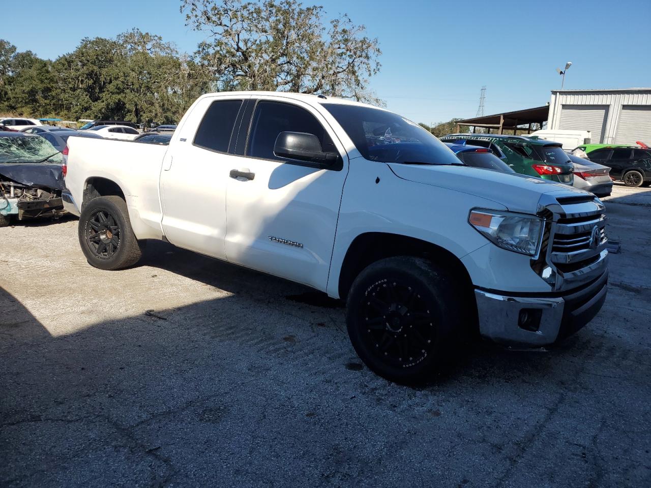 VIN 5TFRM5F12HX116683 2017 TOYOTA TUNDRA no.4